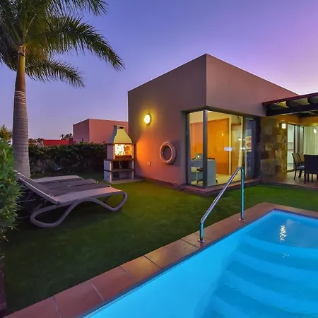 Salobre Golf Dos Luxury Retreat In Gran Canaria Private Outdoor Heatable Pool Bbq Facilities Shaded Outdoor Dining Area Salobre Golf, Villa Las Palmas / Gran Canaria