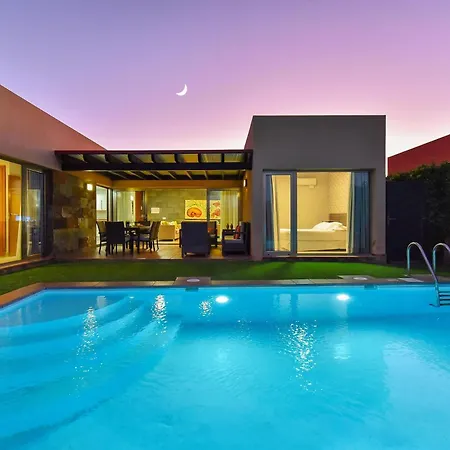 Salobre Golf Dos Luxury Retreat In Gran Canaria Private Outdoor Heatable Pool Bbq Facilities Shaded Outdoor Dining Area Salobre Golf, Las Palmas / Gran Canaria