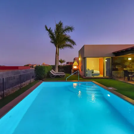 Salobre Golf Dos Luxury Retreat In Gran Canaria Private Outdoor Heatable Pool Bbq Facilities Shaded Outdoor Dining Area Salobre Golf, Las Palmas / Gran Canaria
