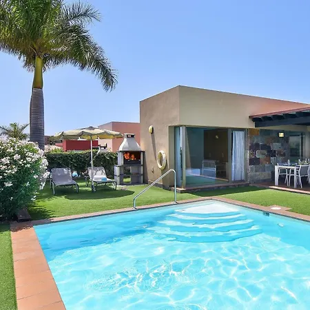 Salobre Golf Dos Luxury Retreat In Gran Canaria Private Outdoor Heatable Pool Bbq Facilities Shaded Outdoor Dining Area Salobre Golf, Villa Las Palmas / Gran Canaria